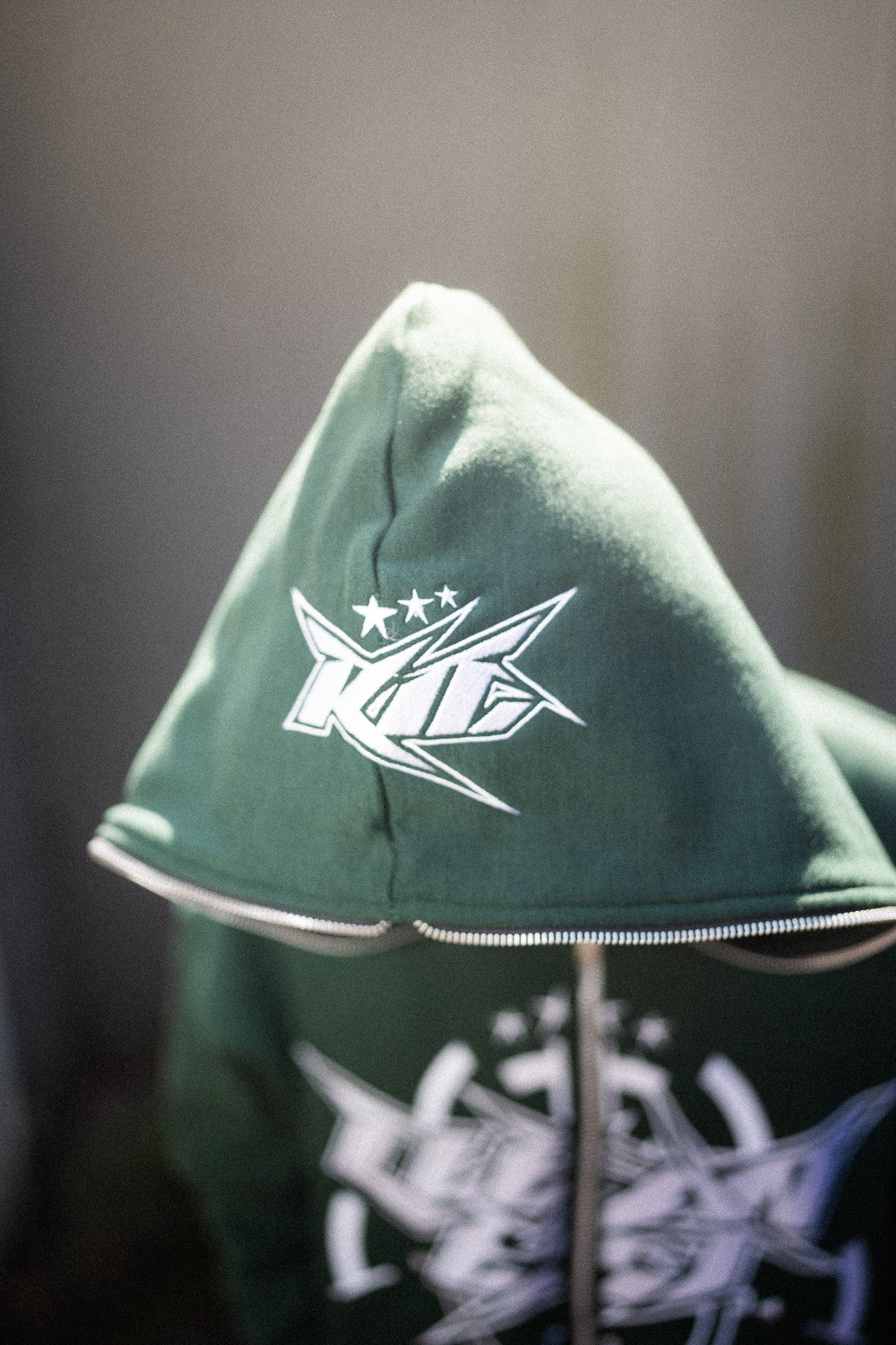 KEEP IT CLEAN - INFINITY FULL ZIPPER HOOD - GREEN/WHITE