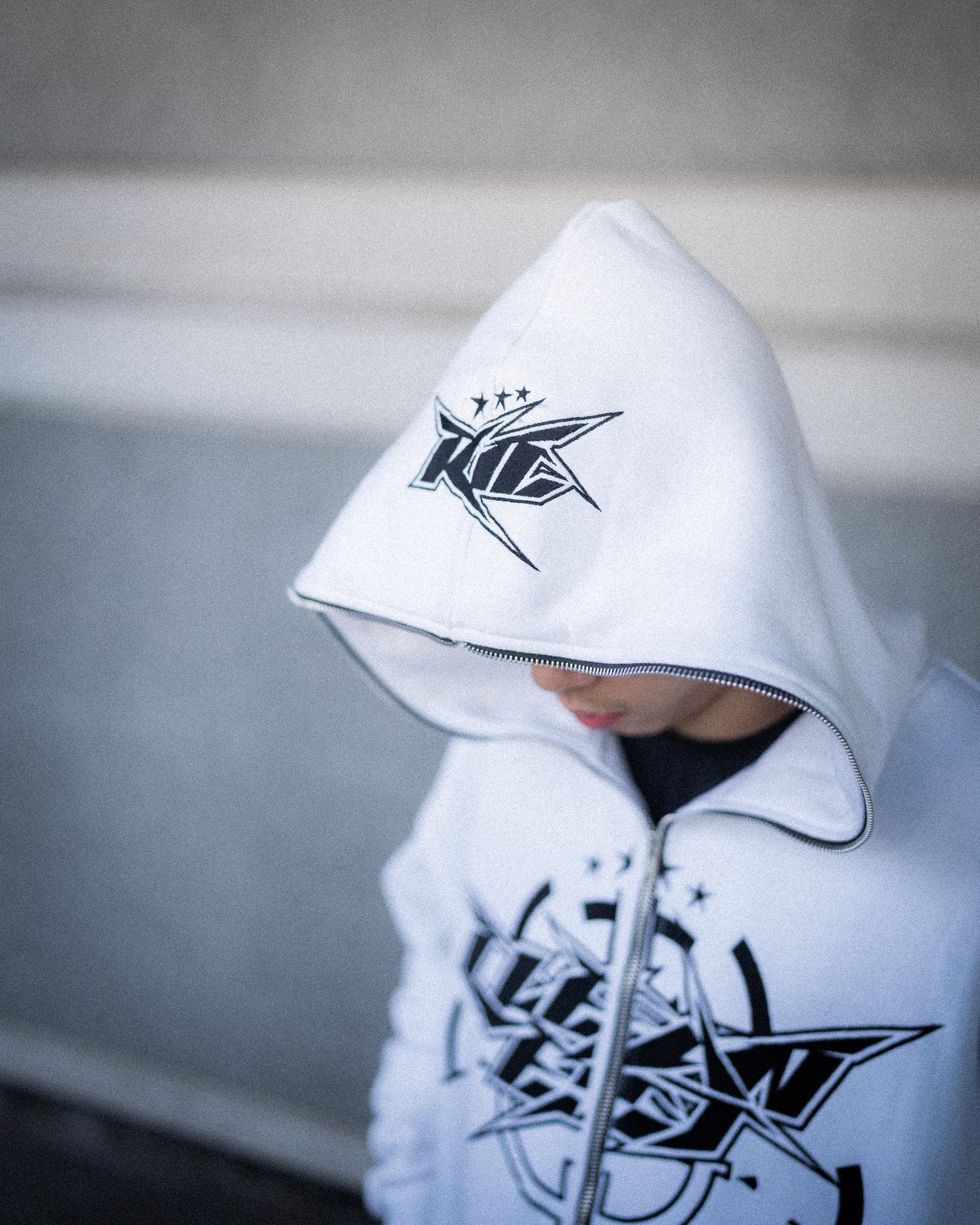 KEEP IT CLEAN - INFINITY FULL ZIPPER HOOD - WHITE/BLACK