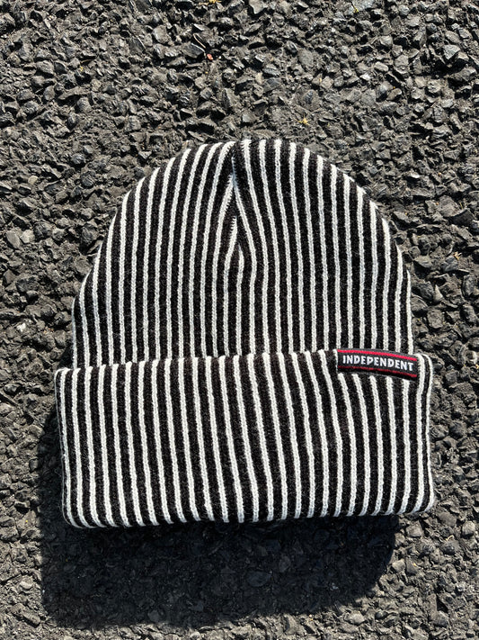 INDEPENDENT - STREAK LABEL BEANIE