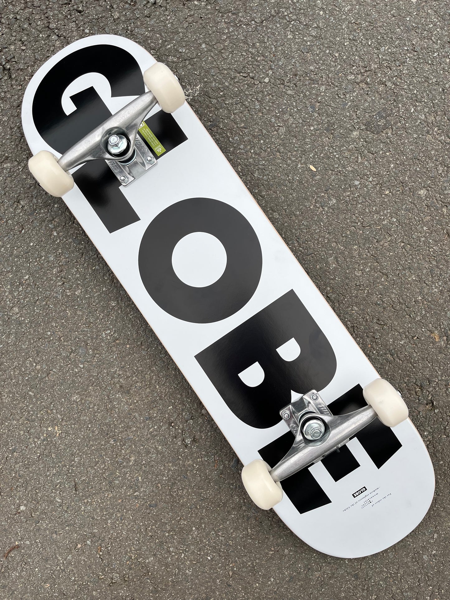 GLOBE - G0 FUBAR COMPLETE - WHITE/BLACK - 8.0