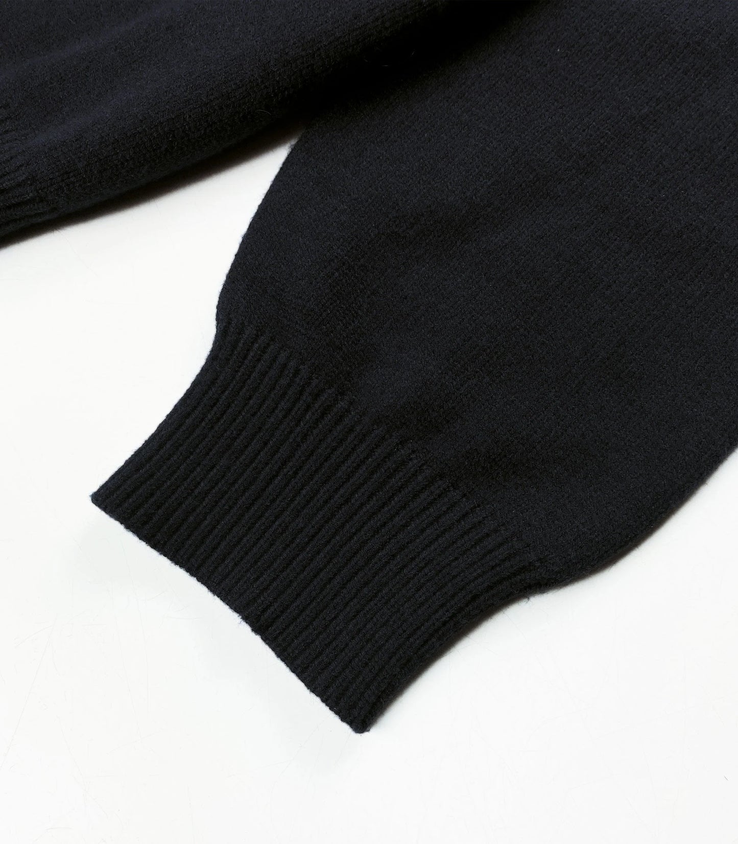 F*CE - SAMOR BUG KNITTED SWEATER - BLACK